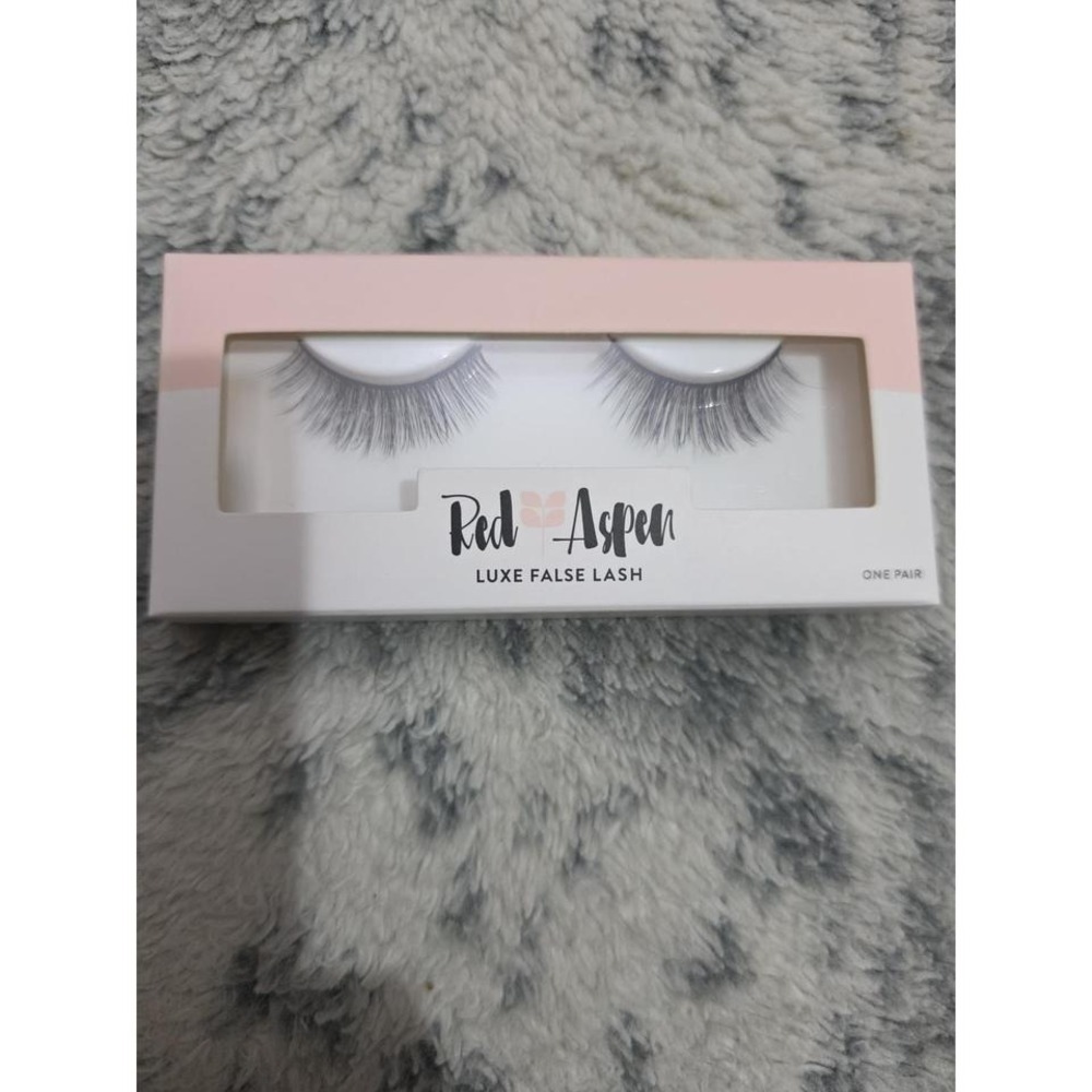 Red Aspen Luxe False Lashes (Dani)